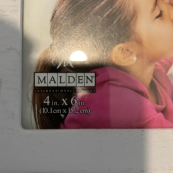 Malden “worlds greatest nana” tile and 4x6 picture frame - Picture 3 of 6